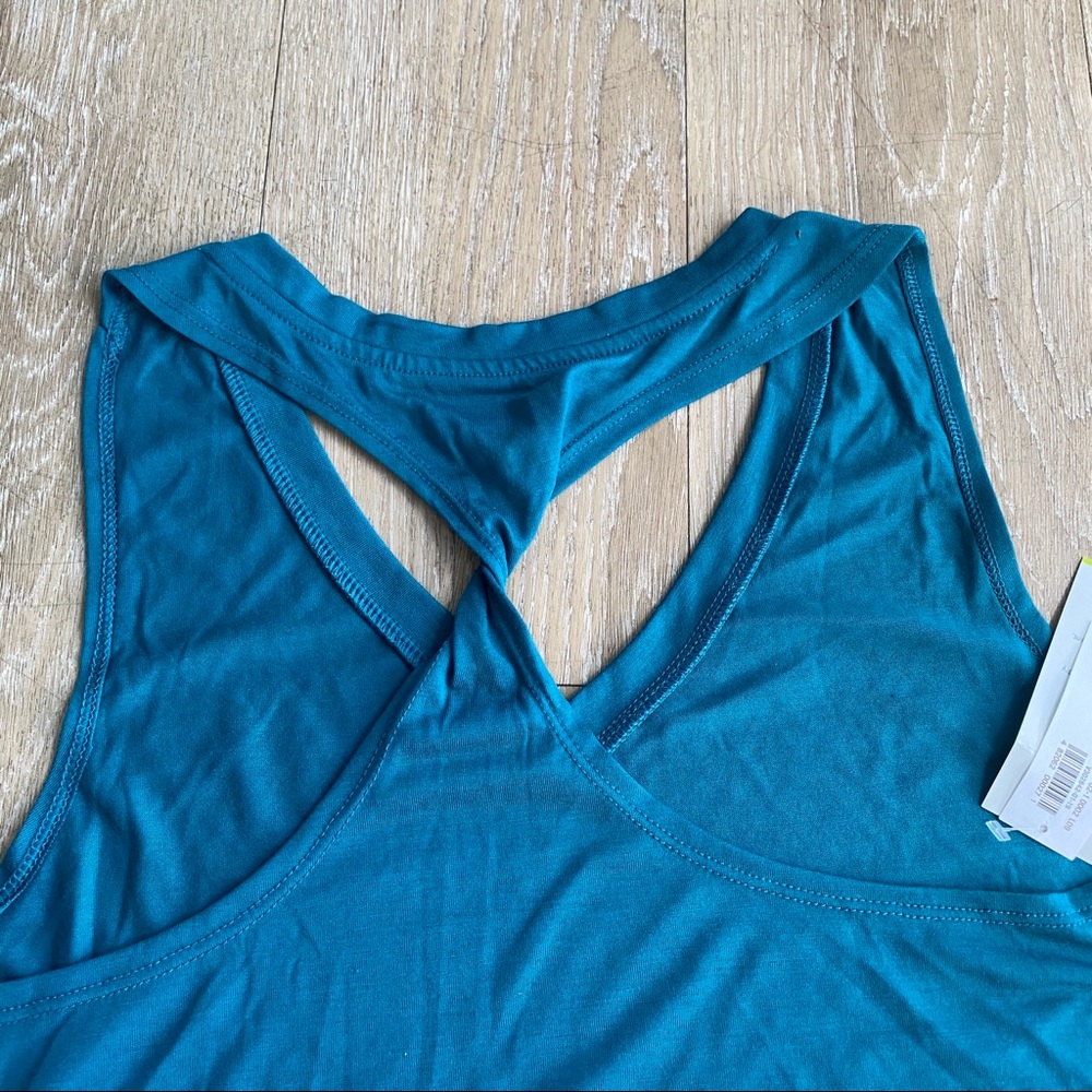Workout top - Picture 3 of 4